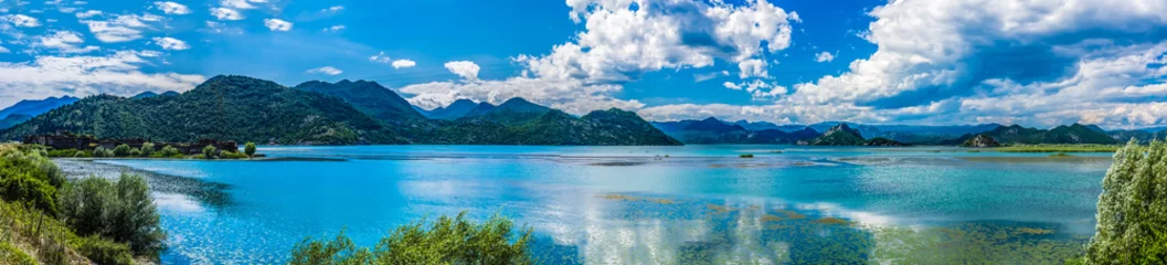 Plaid avec motif Lac / étang Vue panoramique sur le lac Skadarske au Monténégro