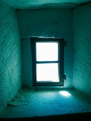 Ventana vieja azul