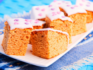 Caramel cake