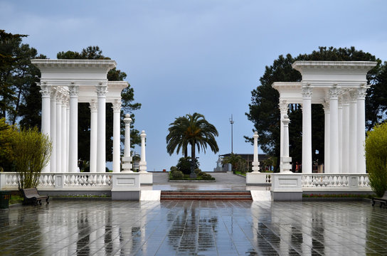 Eingang zur Standpromenade in Batumi, Georgien