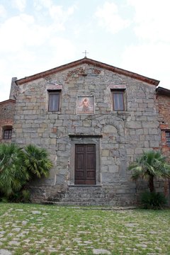 Antichi edifici a Collodi, piccolo borgo della Toscana, Italia