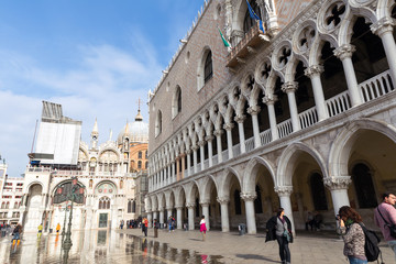 Fototapeta na wymiar Architectural detail of the Doge's Palace (Palazzo Ducale). Venice is one of the most popular tourist destinations in the world