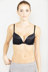 Obraz premium Woman with towel drapped around her