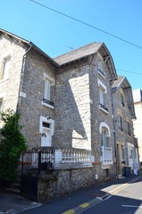 Maison en pierres couverte en ardoise , Brive , France
