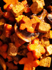Thai tofu with carrots and mushrooms