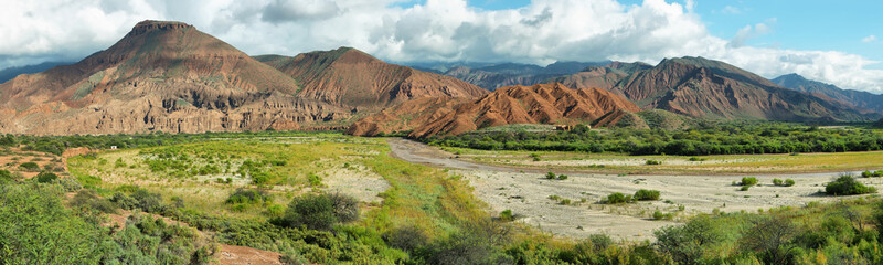 Colorful mountains of Quebrada de las Conchas, Argentina - obrazy, fototapety, plakaty