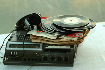 retro vinyl record player headphones