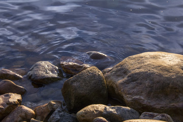камни у воде