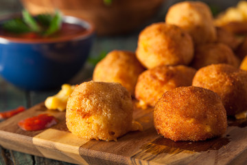 Fried Mac and Cheese Bites