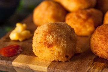 Fried Mac and Cheese Bites
