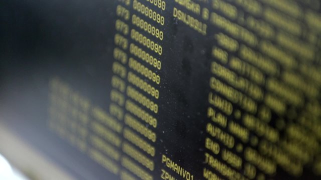 Поток информации на экране компьютера