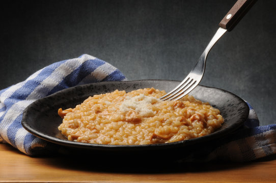 Risotto med kallun Rižota z vampi Risotti con le trippe Rizott&oacute; pacal Risotto mit kutteln Ризотто с потрохами Rizoto s dr&scaron;ťky aux tripes ризото с шкембе rižoto sa tripice Rice with tripe