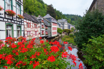 malerische Fachwerkhäuser in Monschau, Eifel, Deutschland