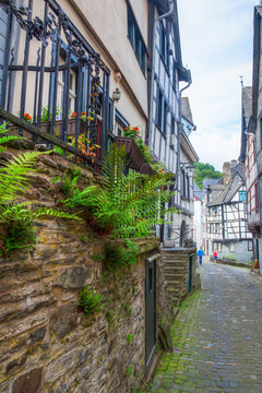 Altstadtgasse in Monschau, Eifel, Deutschland