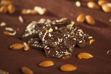 Dark Milk chocolate with almonds