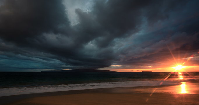 Perfect 4k Time Lapse Sunset. Dramatic Storm Clouds over Ocean Sunset in Hawaiian Islands.