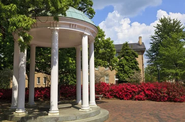 Photo sur Plexiglas Fontaine Old Well Historic Monument on the Campus of UNC at Chapel Hill