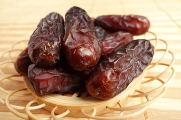 sun dried dates