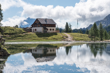 Fototapeta na wymiar federa lake with a beautiful reflection