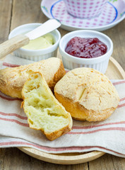Homemade crunchy buttery popovers
