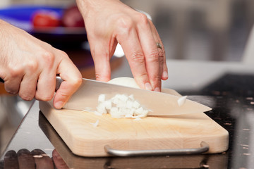 How to chop onions