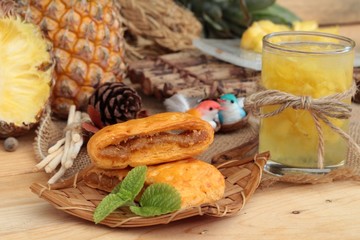Pineapple juice and fresh pineapple with bread baked with pineap
