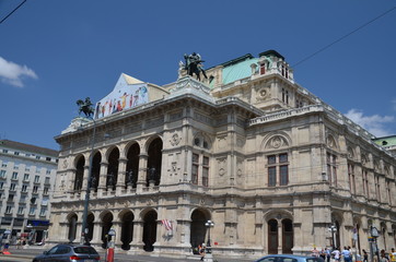 Fototapeta na wymiar Vienna 's State Opera House, Austria