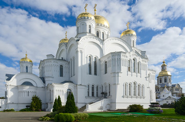 Fototapeta na wymiar Savior Transfiguration Cathedral, Holy Trinity Seraphim-Diveevo monastery, Russia