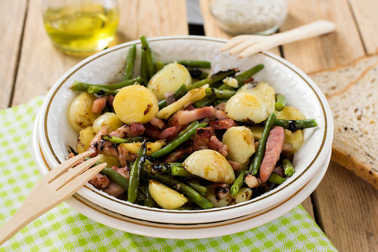 Warm Potato Salad With Green Beans And Bacon