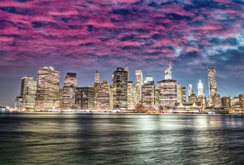 Fototapeta premium Manhattan reflections at night