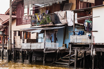 Fototapeta na wymiar Asian slum in thailand