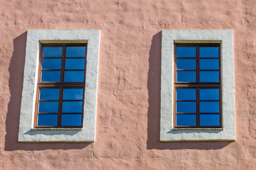 Twin windows