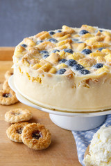 Blueberry and blackberry cheesecake with ladyfinger biscuits