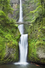 Foto auf Acrylglas Wasserfälle Multnomah Falls in der Columbia River Gorge, Oregon, USA