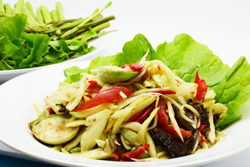 papaya salad and chicken wing