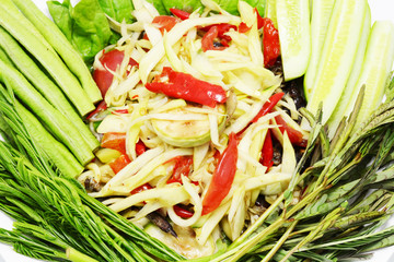 papaya salad and chicken wing