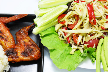 papaya salad and chicken wing
