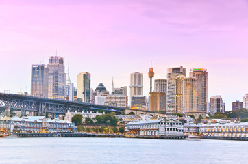 Obraz premium View of Sydney skyline and Darling Harbour at twilight