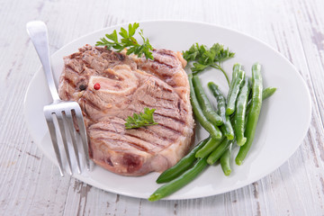 grilled lamb chop with bean