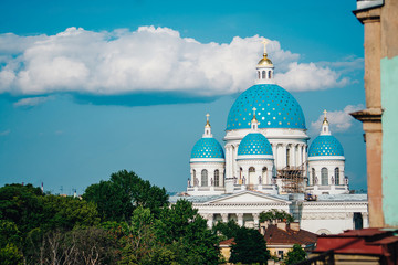 Fototapeta na wymiar Троице-Измайловский собор в Санкт-Петербурге