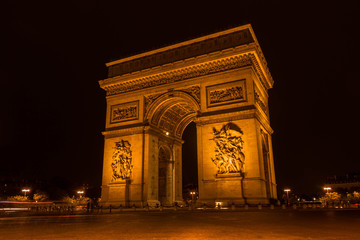 Obraz na płótnie Canvas L'arc de triomphe nocturne , Paris, France