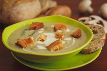 Cream soup with mushrooms