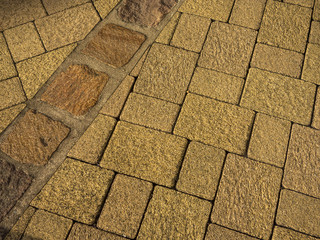 Schiefe Plastersteine