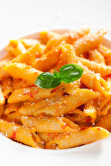 Pasta collection - Penne with cream and peppers