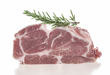 Rohes Nackensteak freigestellt