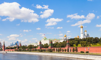 Fototapeta premium view of Moscow Kremlin from Moskva River in summer