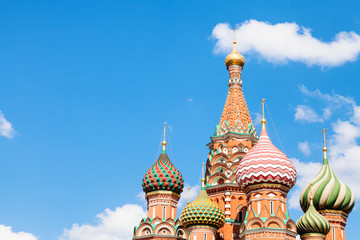 Fototapeta na wymiar Saint Basil cathedral on Red Square in Moscow