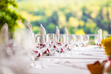 lay the table