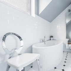White bathroom design idea