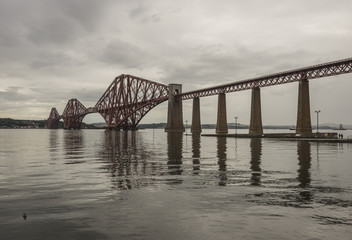 Fototapeta na wymiar Firth of Forth railway bridge